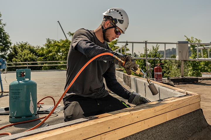 Berufsfeld Gebäudehülle Abdichter/in